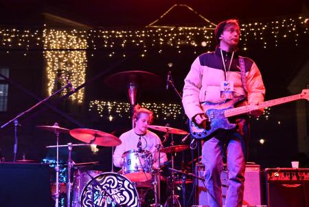 Včeraj je prvi koncert Pravljičnega Kamnik privabil število obiskovalcev (67)